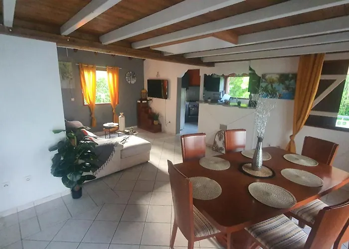Au Coeur De Douenel Bouillante Cheques Vacances Acceptees